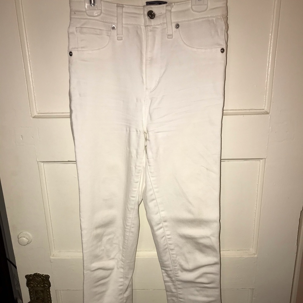 White skinny jeans